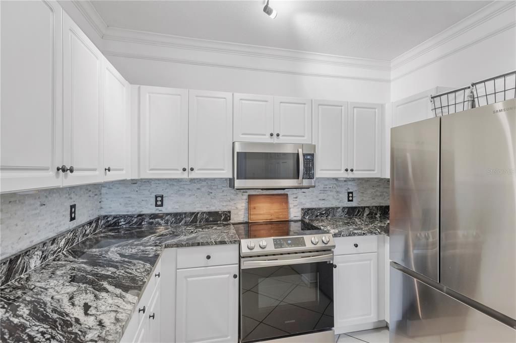 待售: $264,999 (2 贝兹, 2 浴室, 1140 平方英尺)