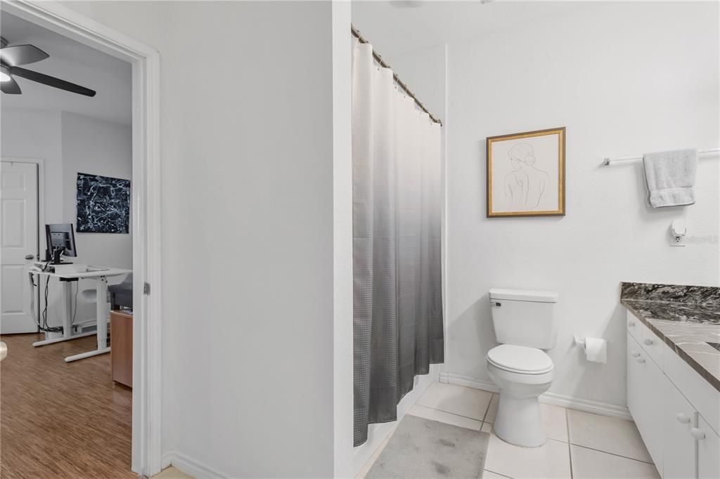 待售: $264,999 (2 贝兹, 2 浴室, 1140 平方英尺)