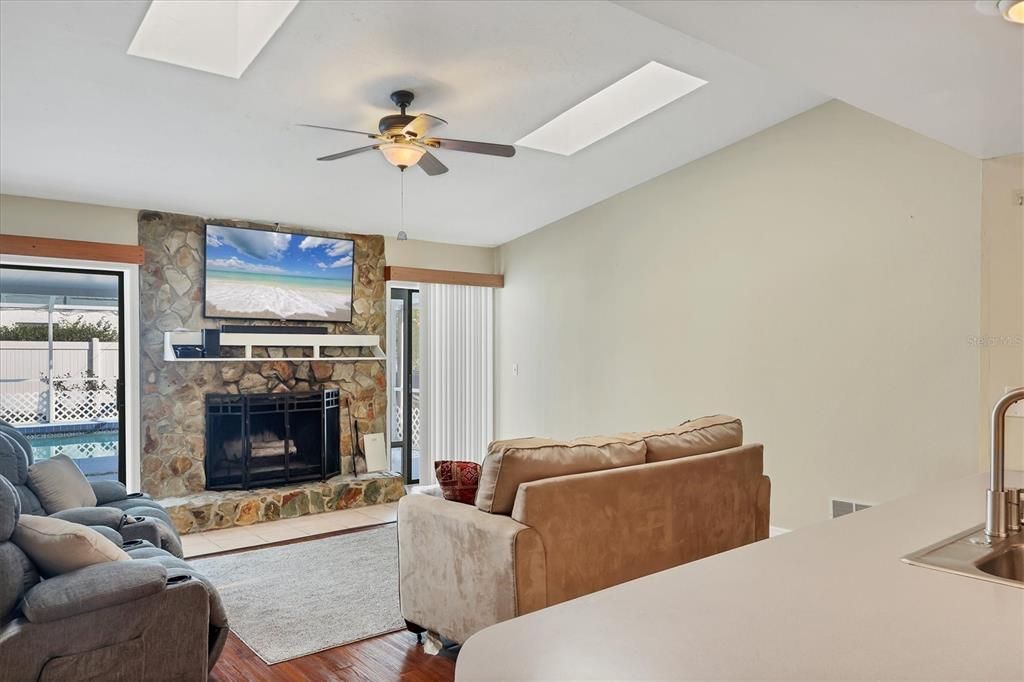 For Sale: $459,400 (3 beds, 2 baths, 1580 Square Feet)