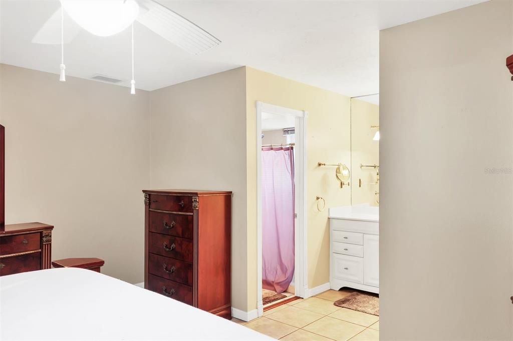 For Sale: $459,400 (3 beds, 2 baths, 1580 Square Feet)