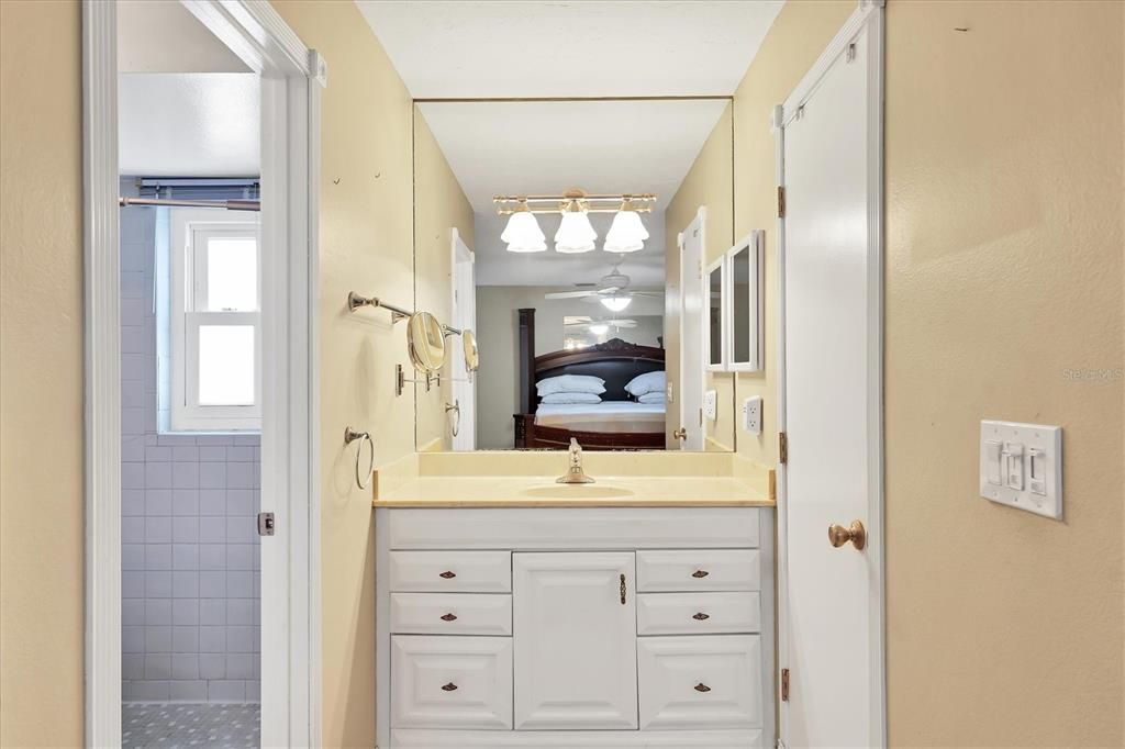 For Sale: $459,400 (3 beds, 2 baths, 1580 Square Feet)