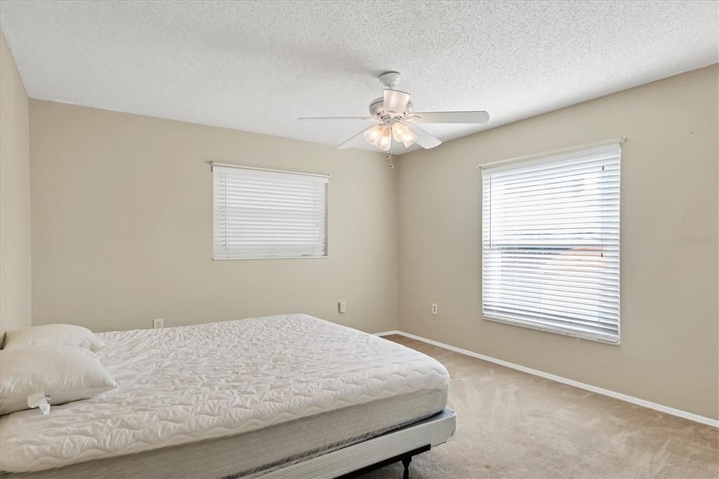 For Sale: $459,400 (3 beds, 2 baths, 1580 Square Feet)