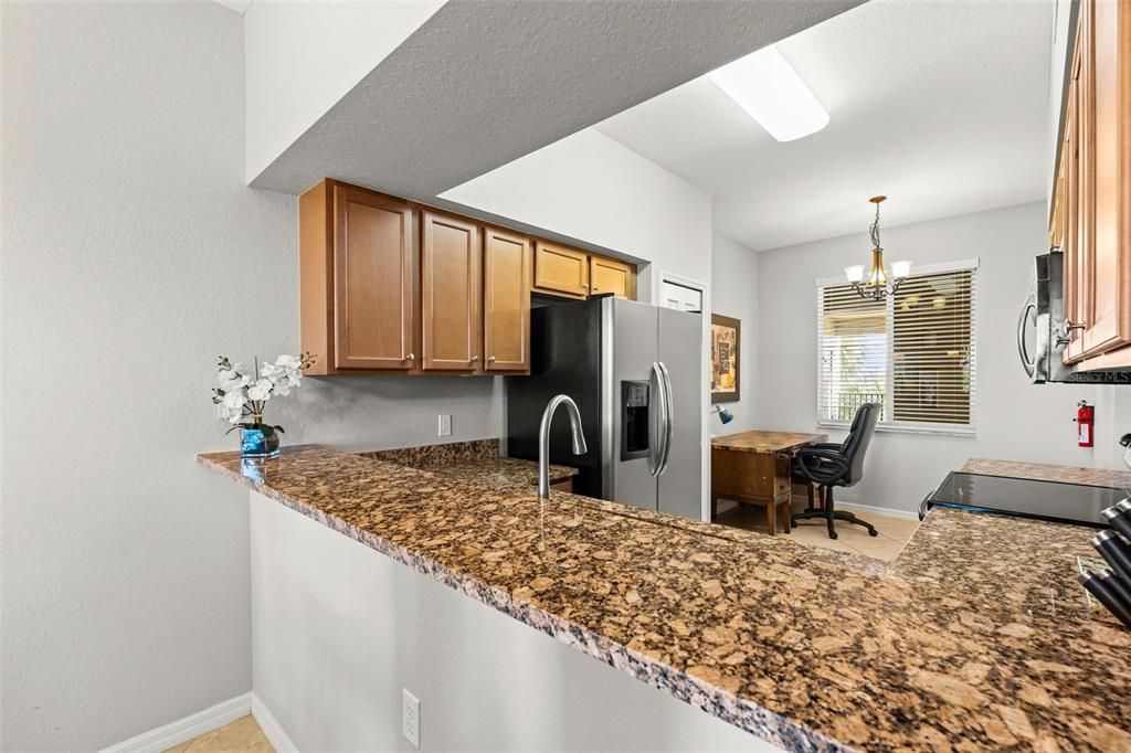 For Sale: $228,000 (2 beds, 2 baths, 1121 Square Feet)