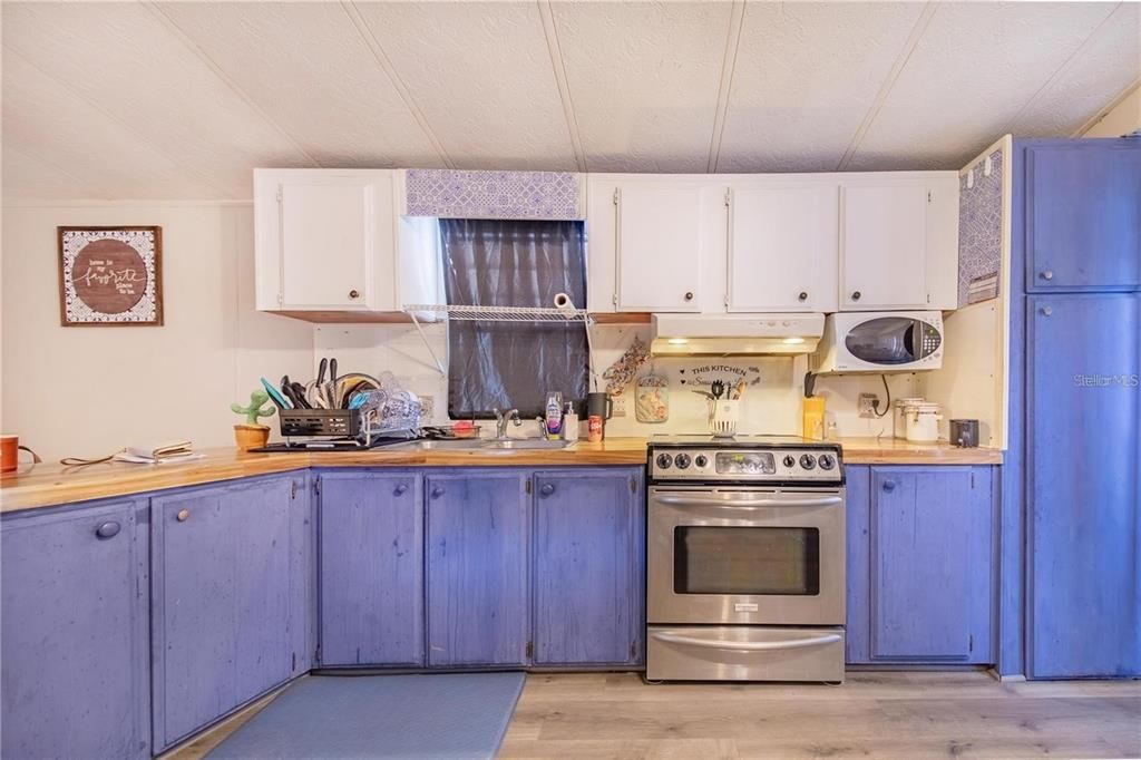 待售: $125,000 (2 贝兹, 2 浴室, 840 平方英尺)