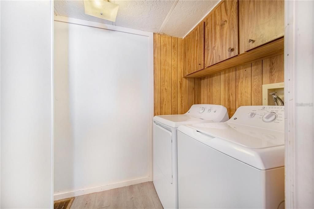 待售: $125,000 (2 贝兹, 2 浴室, 840 平方英尺)