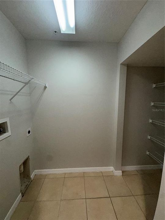 For Rent: $2,195 (3 beds, 2 baths, 1544 Square Feet)