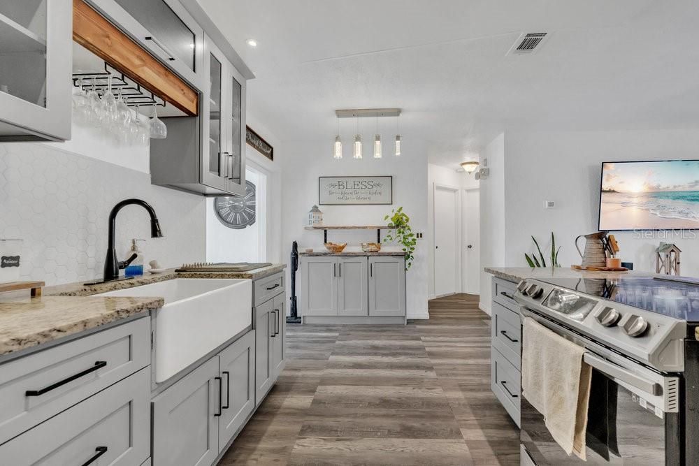 For Sale: $360,000 (3 beds, 2 baths, 1367 Square Feet)