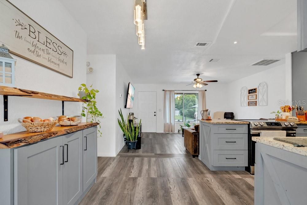 For Sale: $360,000 (3 beds, 2 baths, 1367 Square Feet)