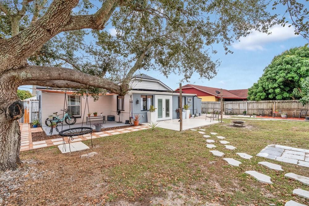 For Sale: $360,000 (3 beds, 2 baths, 1367 Square Feet)