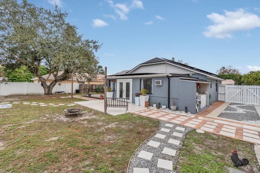 For Sale: $360,000 (3 beds, 2 baths, 1367 Square Feet)