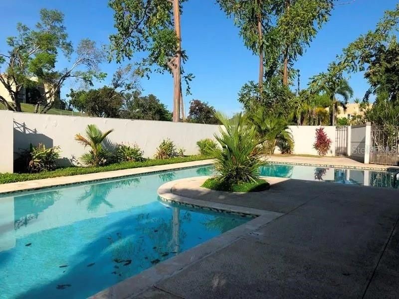 For Rent: $1,800 (3 beds, 2 baths, 1100 Square Feet)