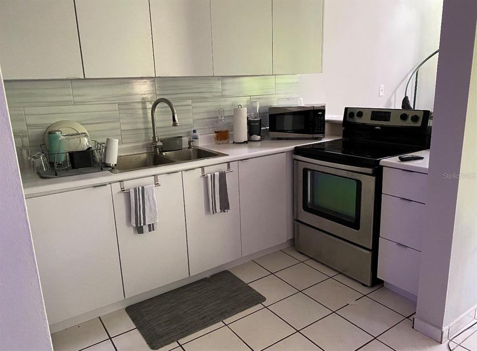 For Rent: $1,800 (3 beds, 2 baths, 1100 Square Feet)