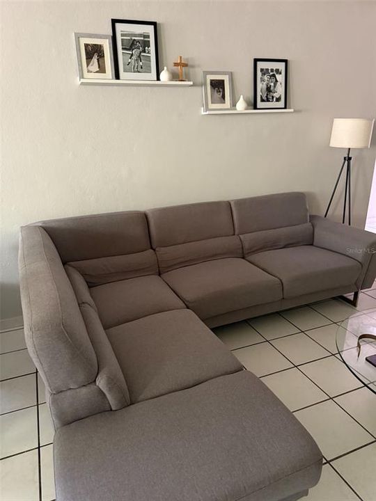 For Rent: $1,800 (3 beds, 2 baths, 1100 Square Feet)