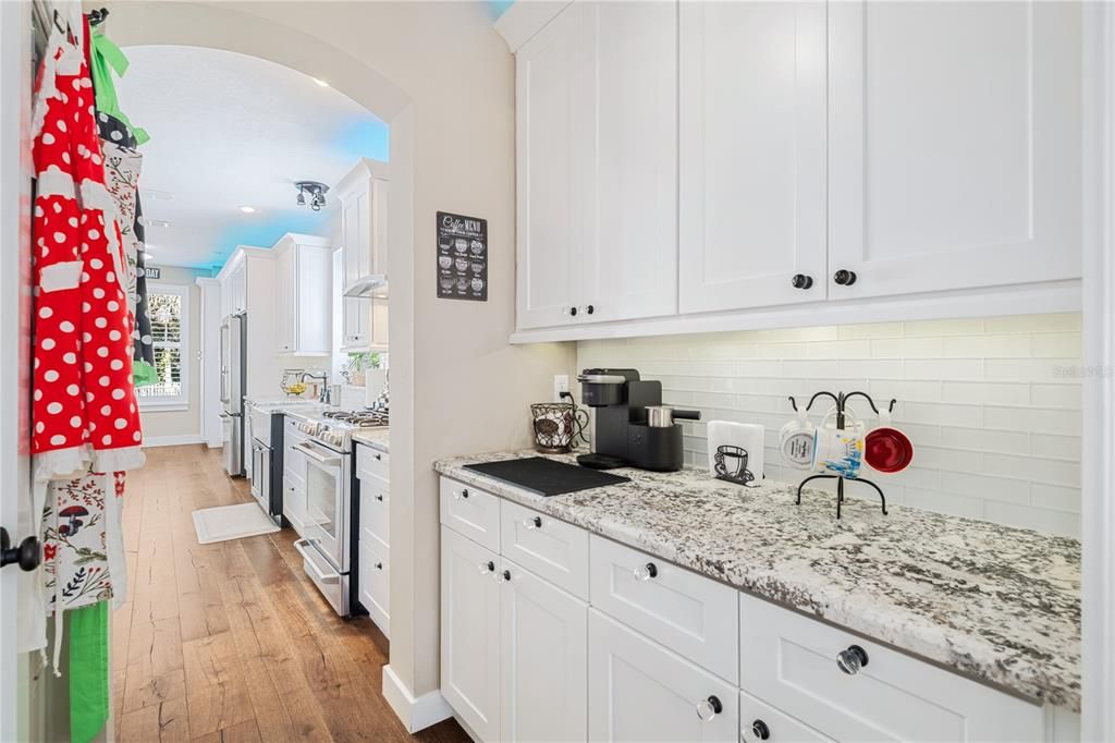 Active With Contract: $910,000 (3 beds, 2 baths, 2453 Square Feet)