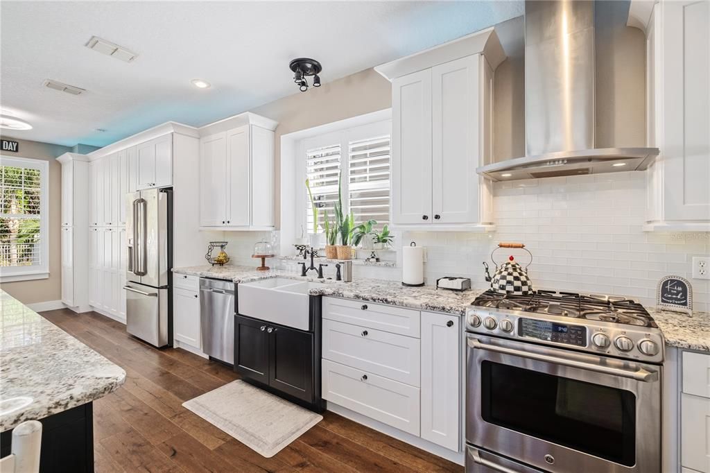 Active With Contract: $910,000 (3 beds, 2 baths, 2453 Square Feet)