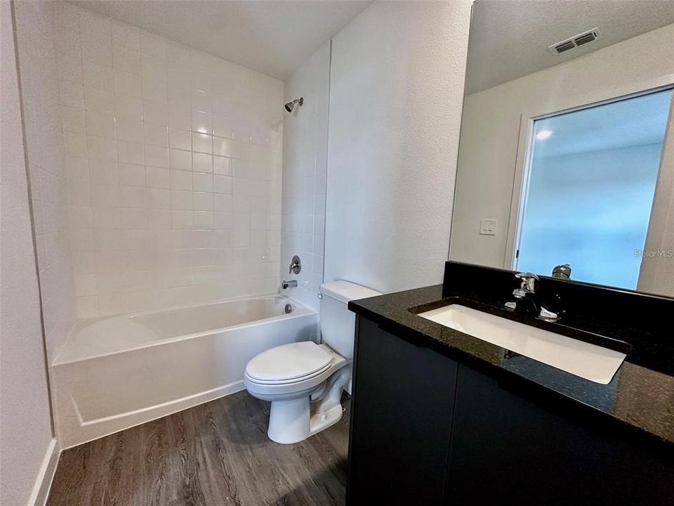 待售: $335,000 (3 贝兹, 3 浴室, 1360 平方英尺)