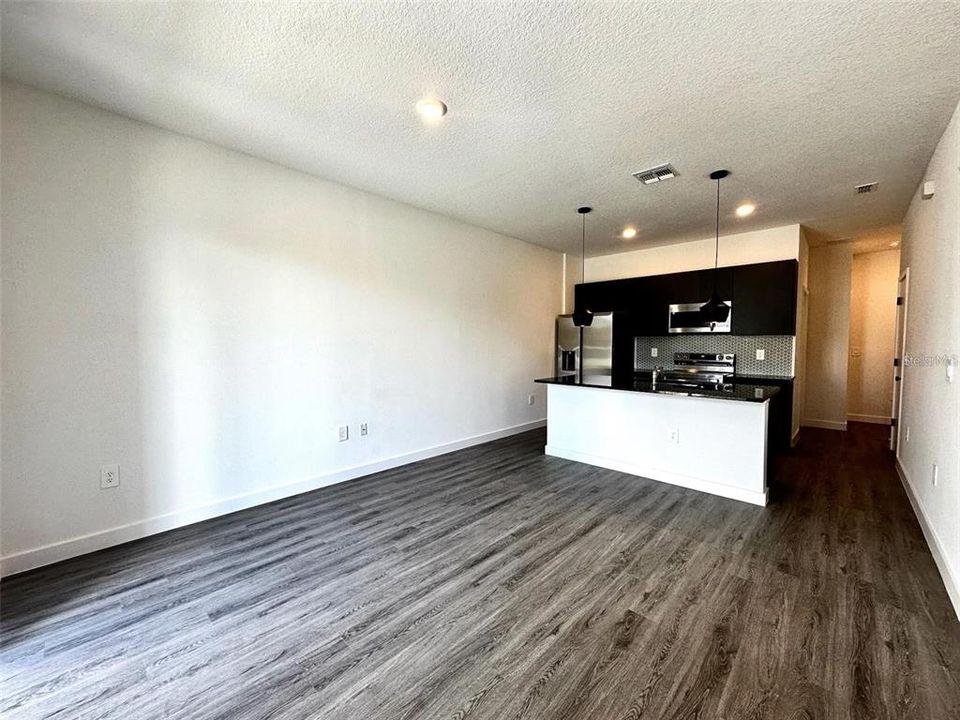 待售: $335,000 (3 贝兹, 3 浴室, 1360 平方英尺)