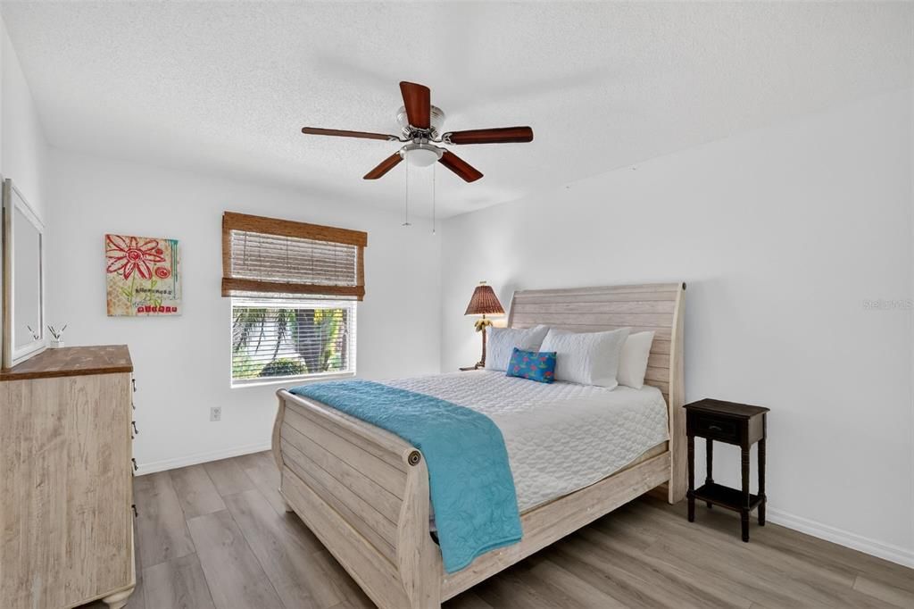 For Sale: $539,000 (3 beds, 2 baths, 1392 Square Feet)