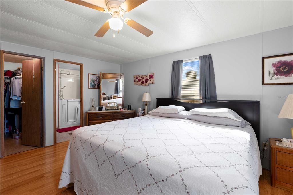 En Venta: $129,900 (2 camas, 2 baños, 1056 Pies cuadrados)