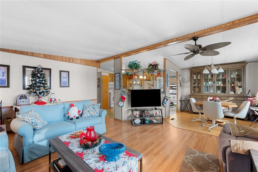 En Venta: $129,900 (2 camas, 2 baños, 1056 Pies cuadrados)