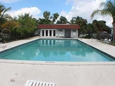 For Sale: $100,000 (1 beds, 1 baths, 616 Square Feet)