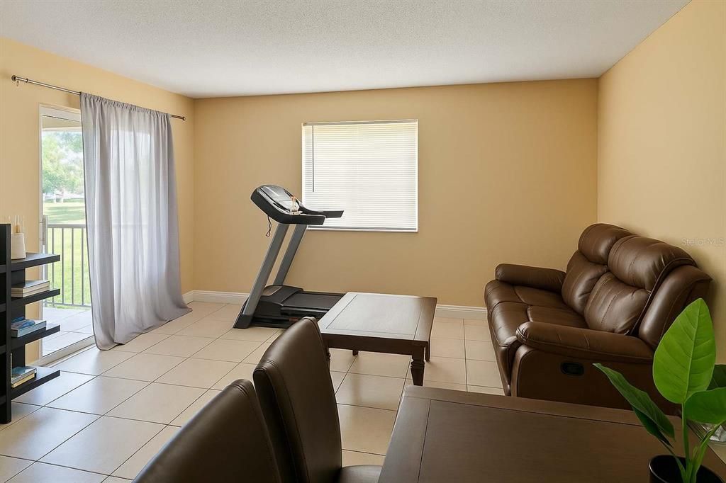 For Sale: $100,000 (1 beds, 1 baths, 616 Square Feet)