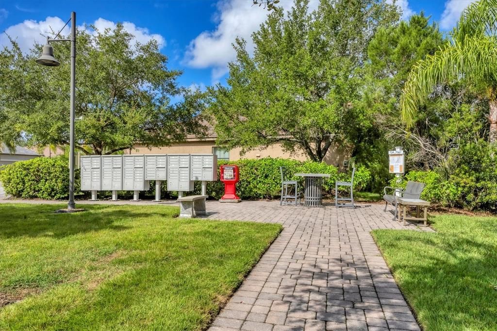 For Sale: $595,000 (2 beds, 2 baths, 1901 Square Feet)