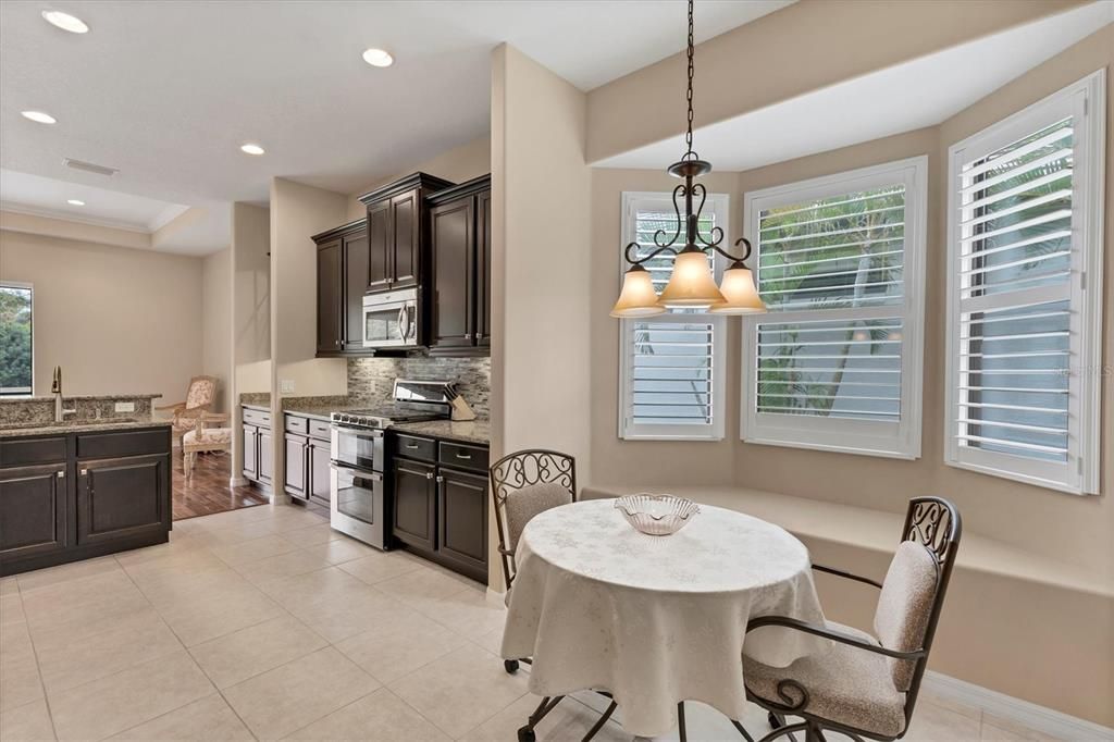 For Sale: $595,000 (2 beds, 2 baths, 1901 Square Feet)