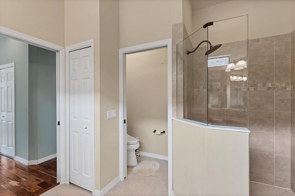 For Sale: $595,000 (2 beds, 2 baths, 1901 Square Feet)