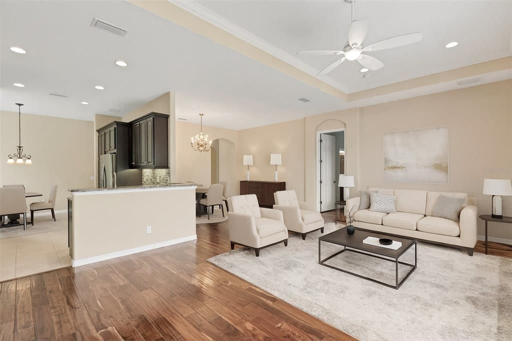 For Sale: $595,000 (2 beds, 2 baths, 1901 Square Feet)