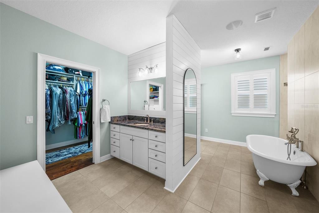 待售: $1,625,000 (4 贝兹, 3 浴室, 3375 平方英尺)