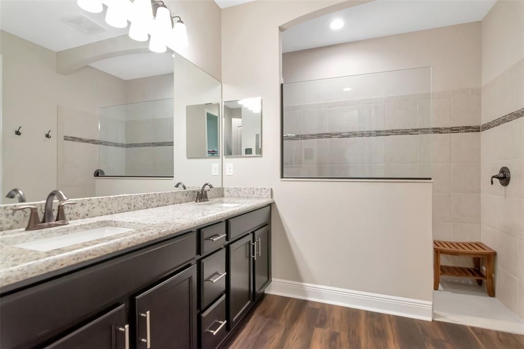 For Sale: $449,000 (4 beds, 2 baths, 1987 Square Feet)