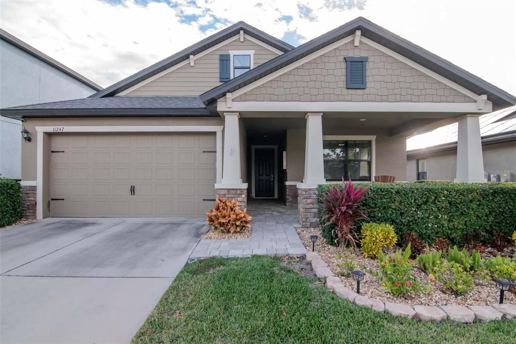 For Sale: $449,000 (4 beds, 2 baths, 1987 Square Feet)