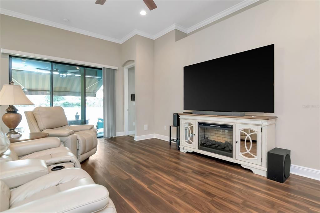 For Sale: $449,000 (4 beds, 2 baths, 1987 Square Feet)