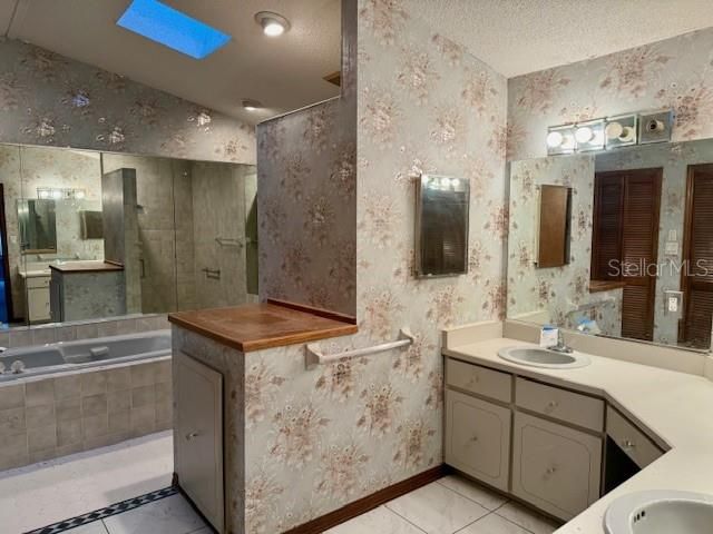 En Venta: $375,000 (3 camas, 2 baños, 2113 Pies cuadrados)