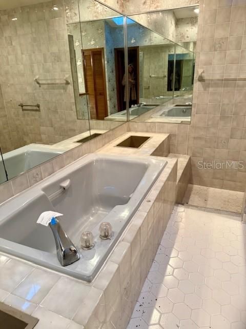 En Venta: $375,000 (3 camas, 2 baños, 2113 Pies cuadrados)