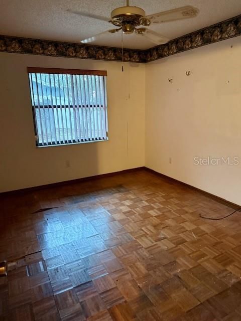 En Venta: $375,000 (3 camas, 2 baños, 2113 Pies cuadrados)