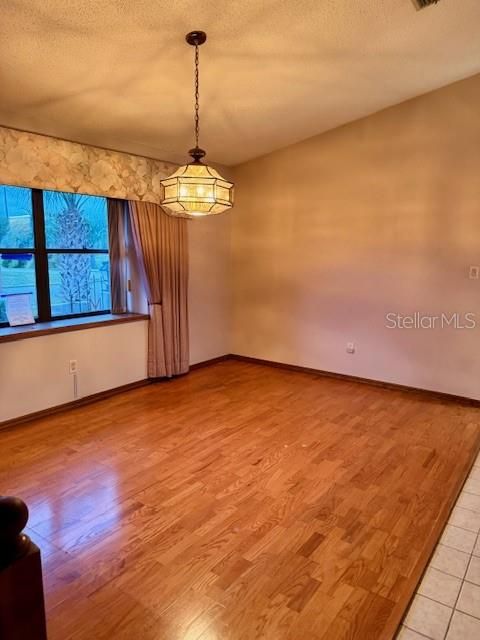 En Venta: $375,000 (3 camas, 2 baños, 2113 Pies cuadrados)