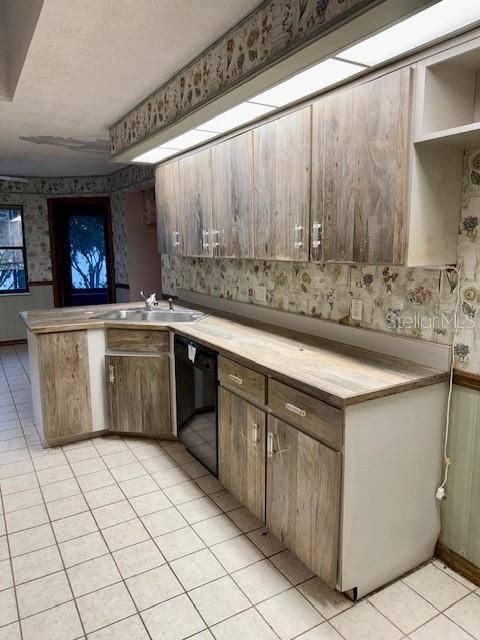 En Venta: $375,000 (3 camas, 2 baños, 2113 Pies cuadrados)