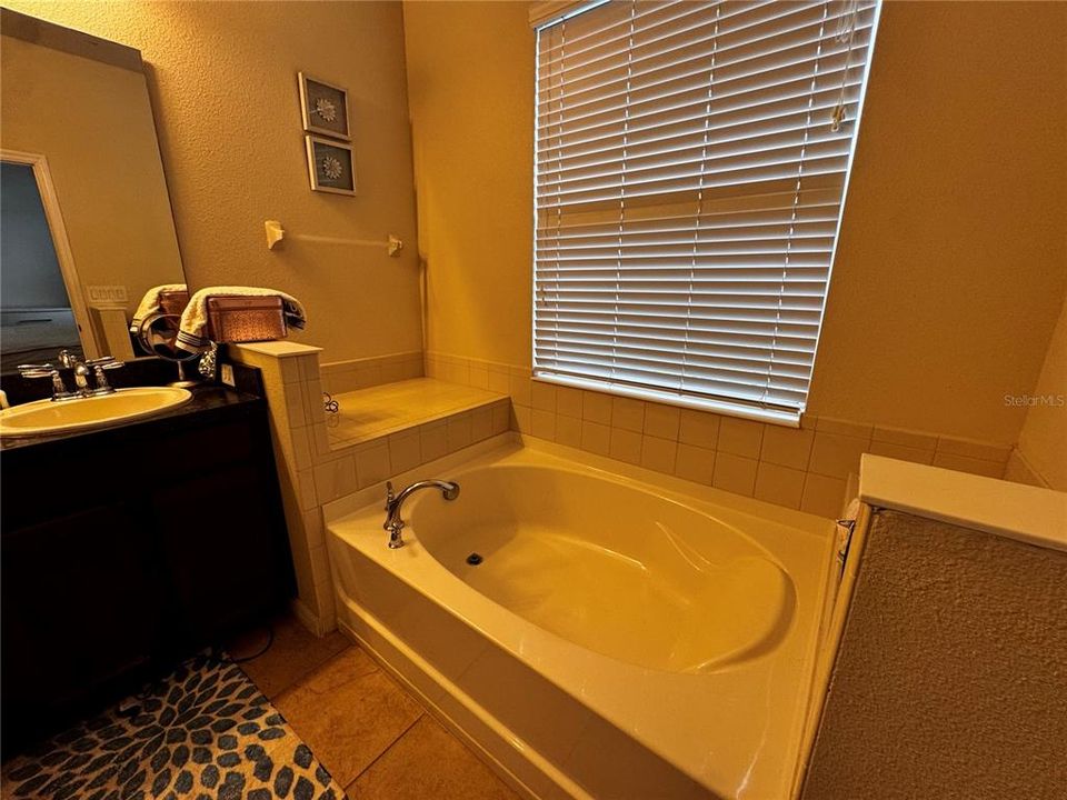 出租: $3,000 (3 贝兹, 2 浴室, 1755 平方英尺)