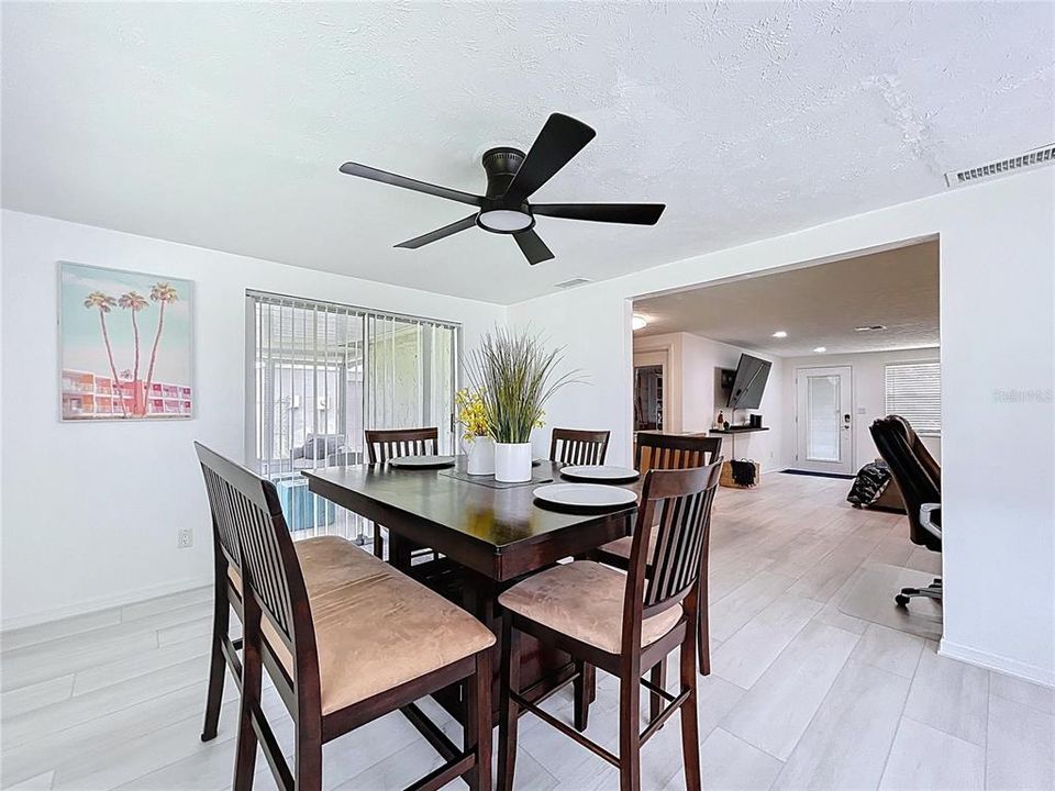 En Renta: $1,995 (2 camas, 2 baños, 1151 Pies cuadrados)