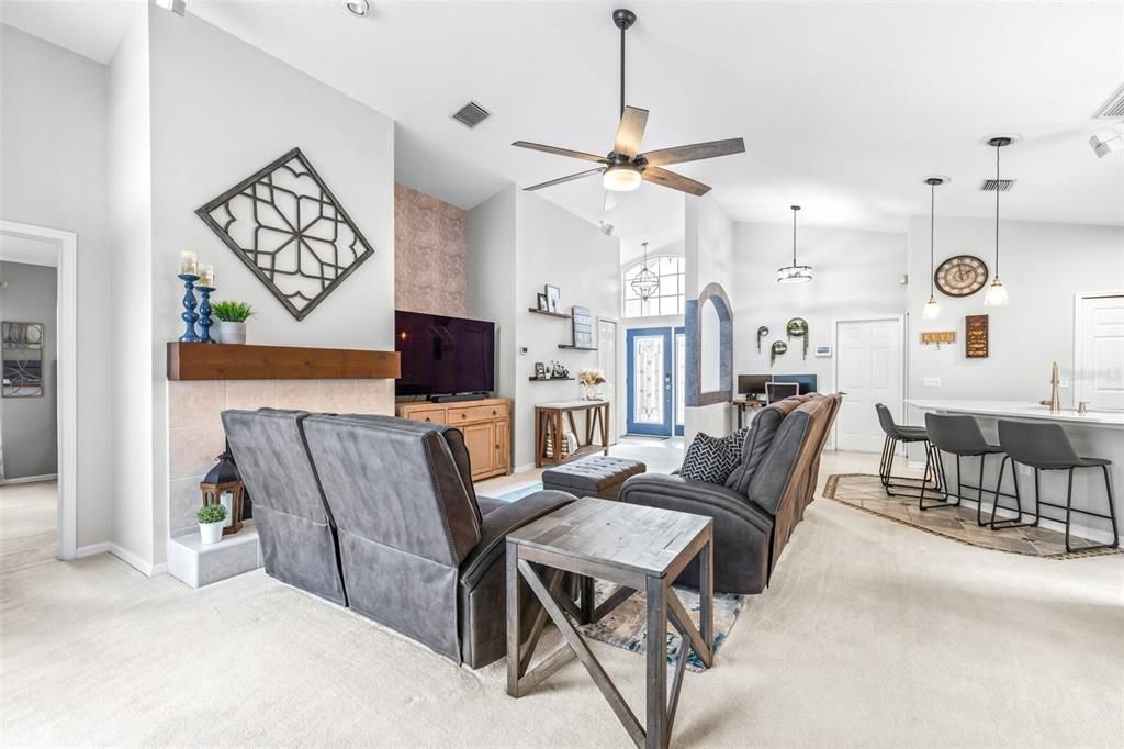 En Venta: $385,000 (3 camas, 2 baños, 1455 Pies cuadrados)