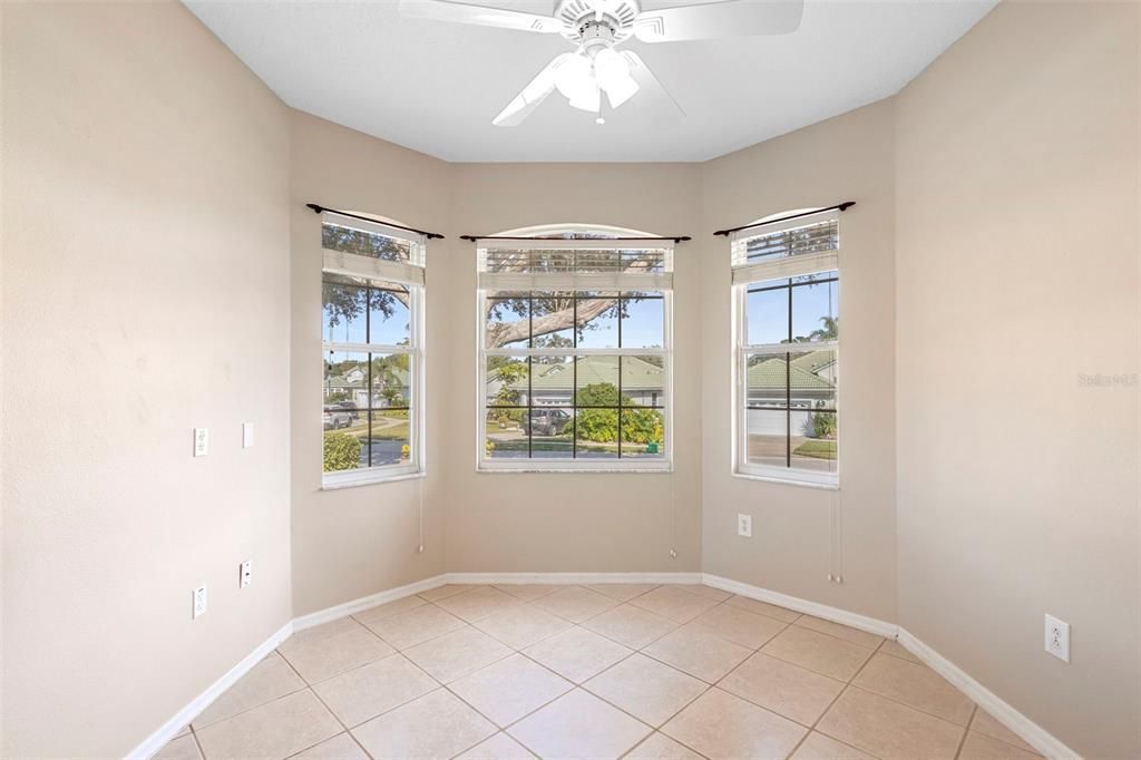 En Venta: $410,000 (3 camas, 2 baños, 1901 Pies cuadrados)