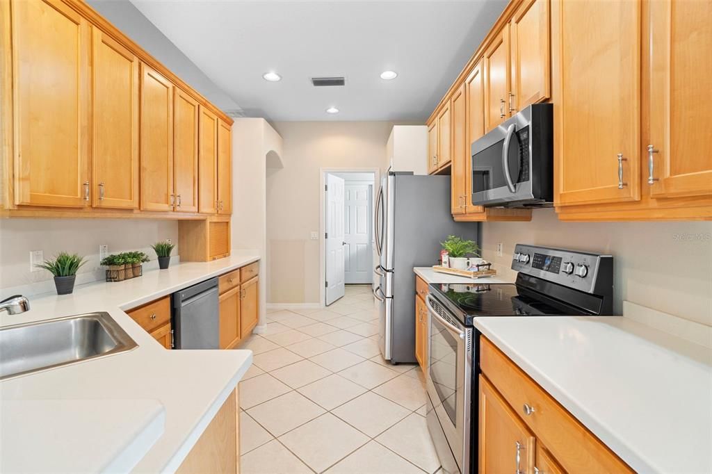 En Venta: $410,000 (3 camas, 2 baños, 1901 Pies cuadrados)