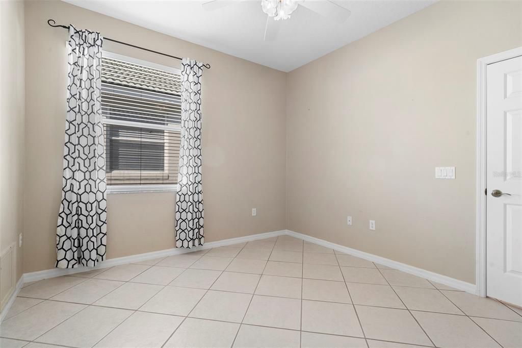 En Venta: $410,000 (3 camas, 2 baños, 1901 Pies cuadrados)