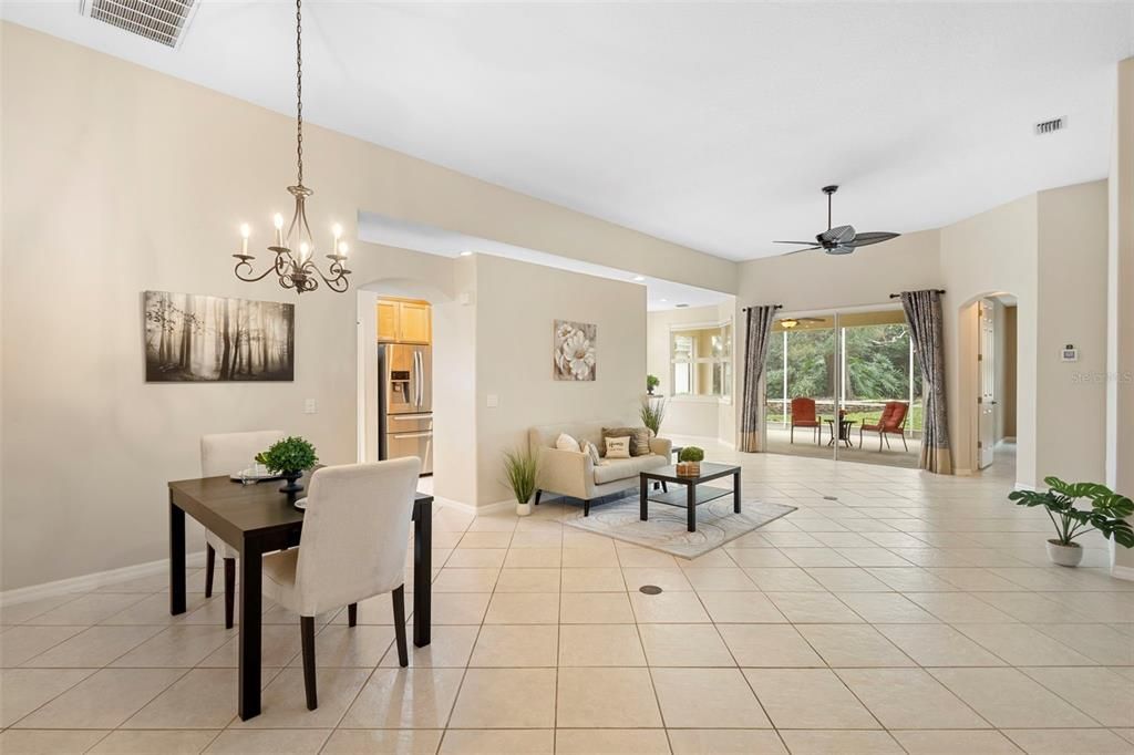 En Venta: $410,000 (3 camas, 2 baños, 1901 Pies cuadrados)