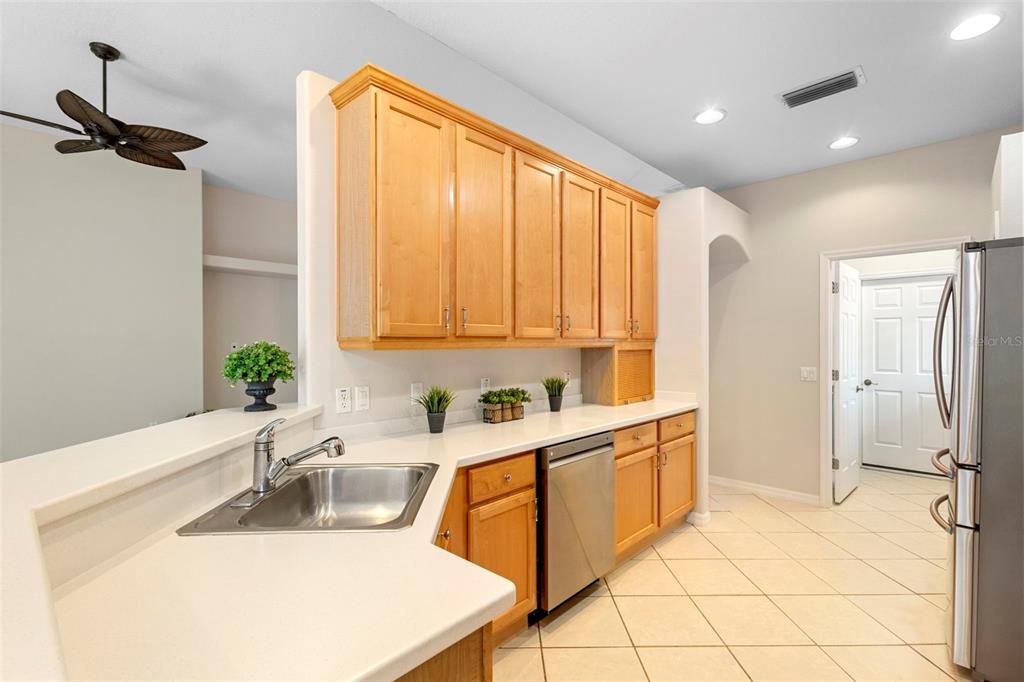 En Venta: $410,000 (3 camas, 2 baños, 1901 Pies cuadrados)