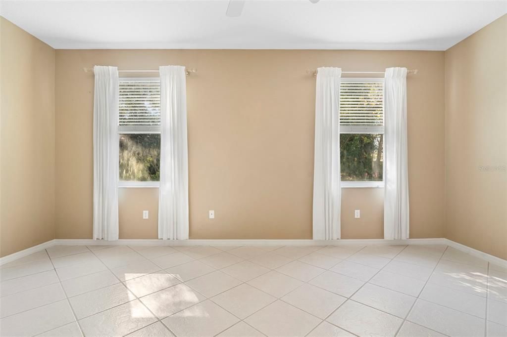 En Venta: $410,000 (3 camas, 2 baños, 1901 Pies cuadrados)