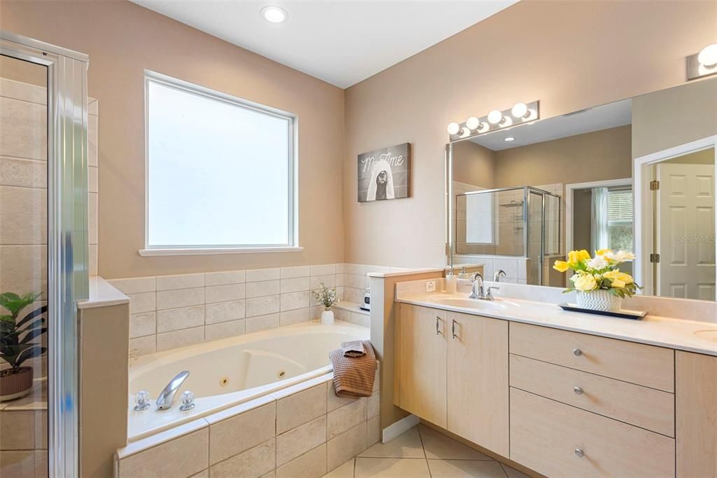 En Venta: $410,000 (3 camas, 2 baños, 1901 Pies cuadrados)