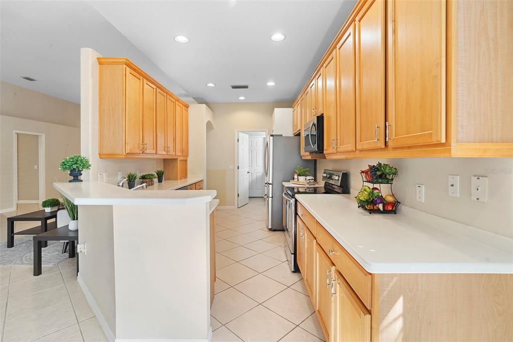 En Venta: $410,000 (3 camas, 2 baños, 1901 Pies cuadrados)